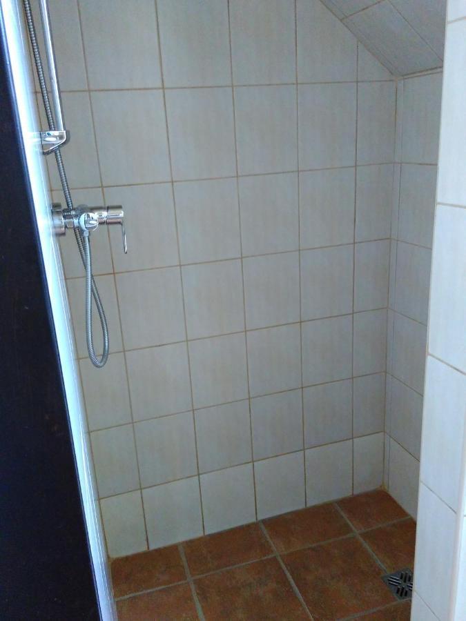 Apartman Na Farme U Koni Milesov Exteriör bild